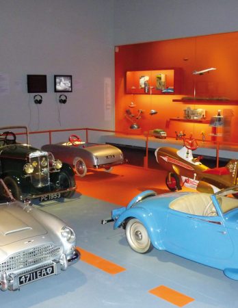 Des Jouets et des Hommes, Galerie Nationale du Grand Palais, Paris 2011-12 Des Jouets et des Hommes