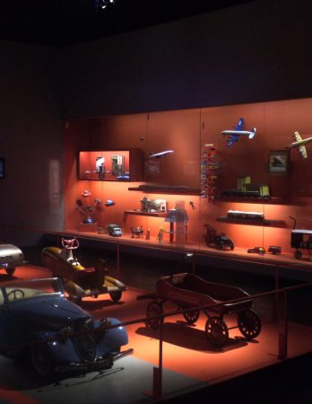 Des Jouets et des Hommes